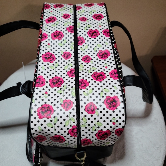 Betsey Johnson Weekender Luggage - Picture 4 of 13